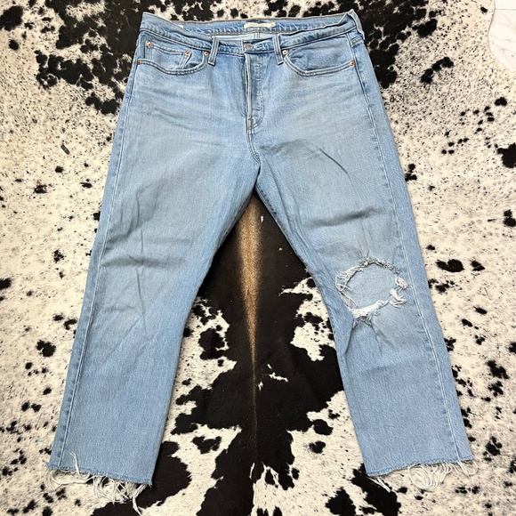 Levi's Denim - Levi Wedgie Straight 33 waist. Inseam 25” Raw hem